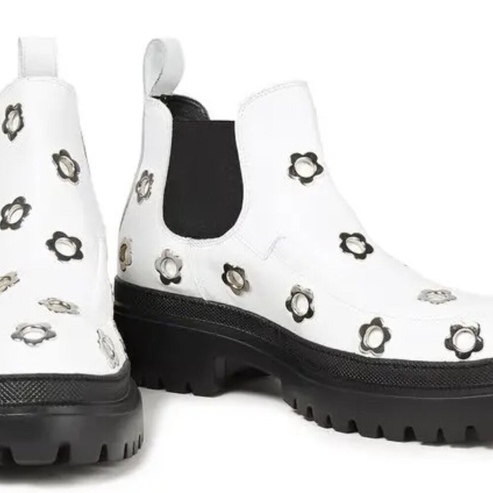NEW Alexander McQueen Metal Embellished White Leather Chelsea Boots s41 10.5
